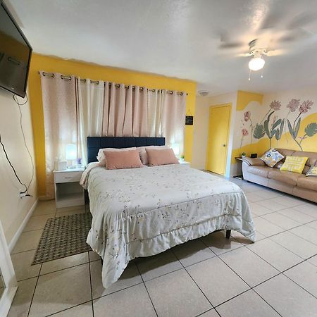 The Sunset Bungalow Naples Room photo
